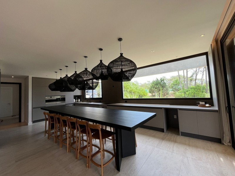 Casa en venta y alquiler en Barrio Privado La Barra